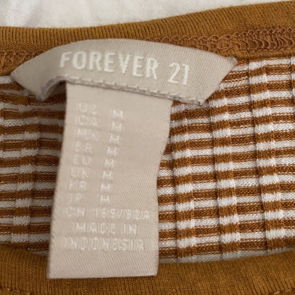 Top - Picture 2 of 2